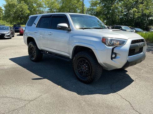 Used 2024 Toyota 4Runner TRD Off-Road Premium w/ Moonroof Package AWD/4WD image 5