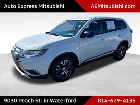 Used 2017 Mitsubishi Outlander ES AWD/4WD image 3