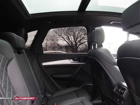 Used 2019 Audi SQ5 Premium Plus w/ Premium Plus Package image 40