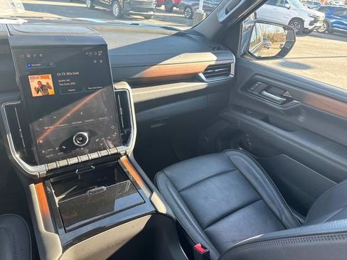 Certified 2025 GMC Yukon Denali AWD/4WD image 21