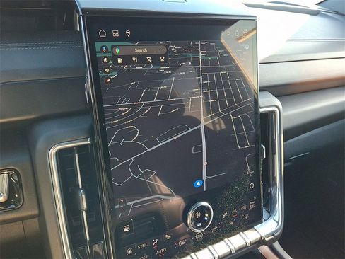 Certified 2025 GMC Yukon Denali image 17