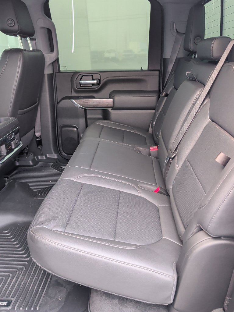Used 2022 Chevrolet Silverado 2500 LTZ w/ LTZ Convenience Package AWD/4WD image 9