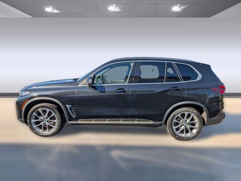 Certified 2024 BMW X5 sDrive40i image 2