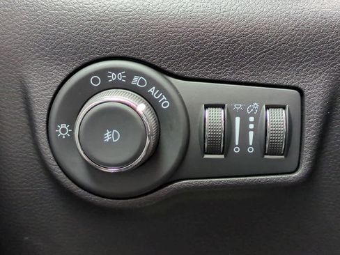 Used 2022 Jeep Compass Latitude image 18