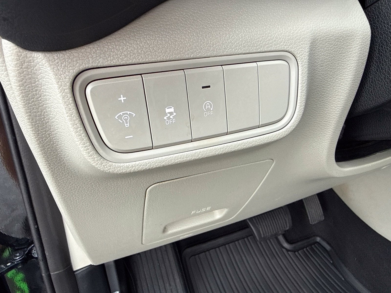 Used 2025 Kia Soul LX FWD image 16