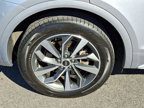 Used 2023 Audi Q5 2.0T Premium w/ Convenience Package AWD/4WD image 8