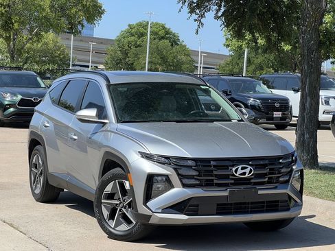 Used 2025 Hyundai Tucson SEL FWD image 2