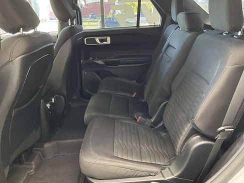 Used 2020 Ford Explorer XLT image 11