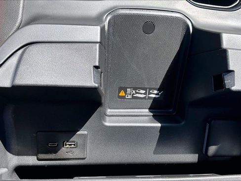 Used 2025 GMC Sierra 2500 AT4 w/ AT4 Premium Plus Package image 17