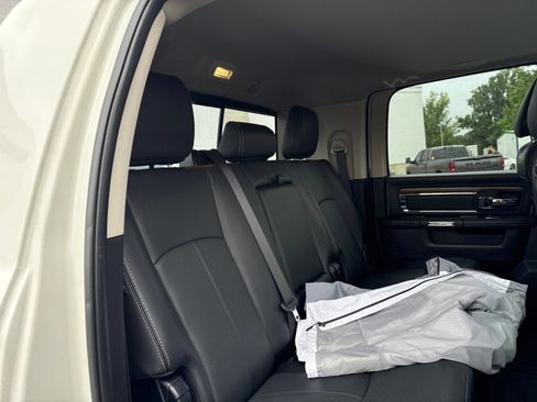 Used 2018 RAM 2500 Laramie w/ Convenience Group AWD/4WD image 16