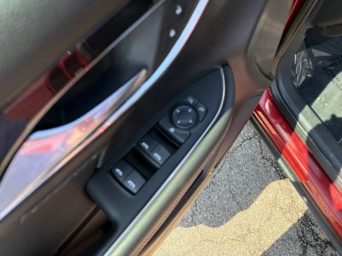 Used 2023 Buick Envision Essence w/ Sport Touring Package FWD image 12