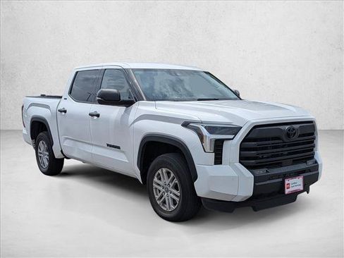 Used 2023 Toyota Tundra SR5 w/ SR5 Convenience Package AWD/4WD image 3
