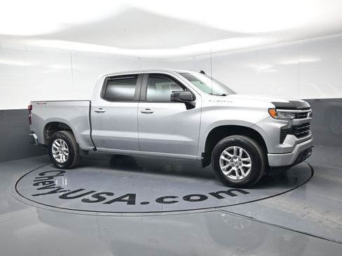 Used 2022 Chevrolet Silverado 1500 RST image 2