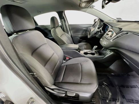 Used 2018 Chevrolet Malibu LT w/ Driver Confidence Package FWD image 25