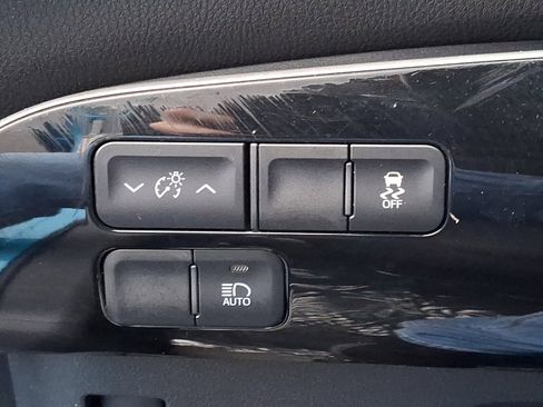 Used 2017 Toyota Prius Prime Plus image 26