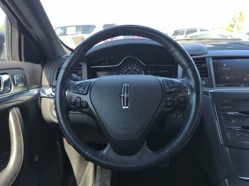 Used 2013 Lincoln MKS FWD image 23