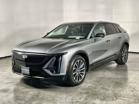 Used 2026 Cadillac Lyriq Sport AWD/4WD image 4