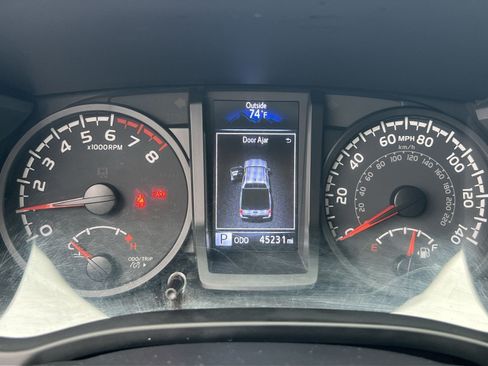 Used 2023 Toyota Tacoma SR AWD/4WD image 17