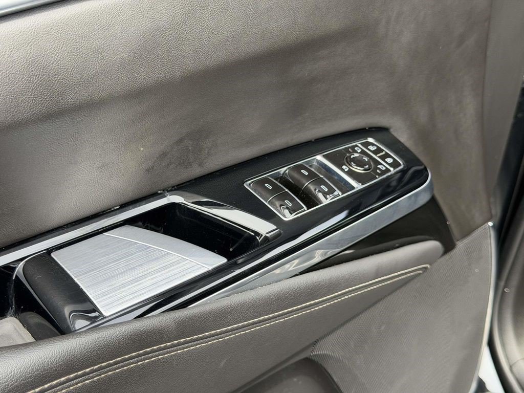 Certified 2025 Cadillac Escalade ESV Premium Luxury AWD/4WD image 19