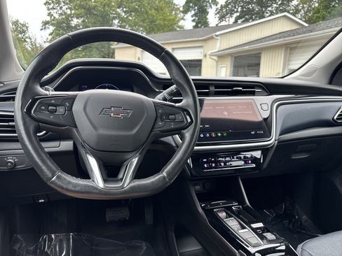 Used 2023 Chevrolet Bolt EUV Premier FWD image 19