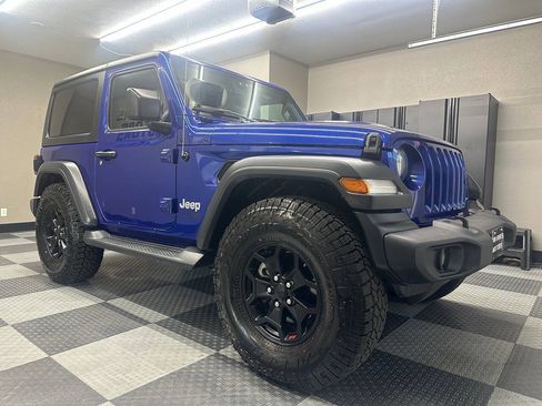 Used 2018 Jeep Wrangler Sport AWD/4WD image 7
