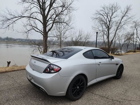 Used 2008 Hyundai Tiburon GS image 3