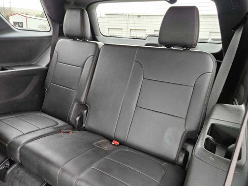 Used 2023 Chevrolet Traverse LT image 20