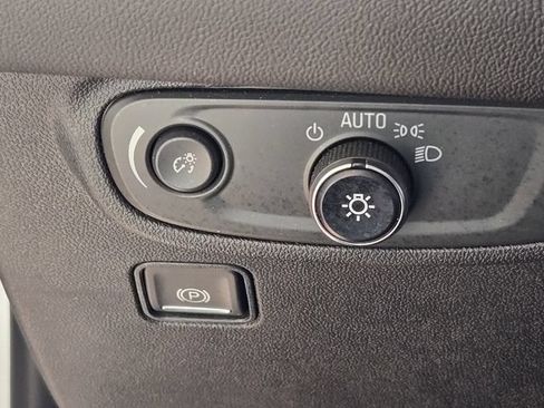Used 2023 GMC Terrain SLE w/ Driver Convenience Package FWD image 26
