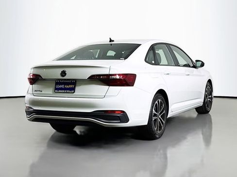 Certified 2024 Volkswagen Jetta Sport image 7