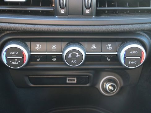 Used 2022 Alfa Romeo Giulia Ti image 20