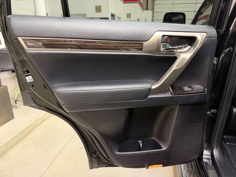 Used 2014 Lexus GX 460 AWD/4WD image 12