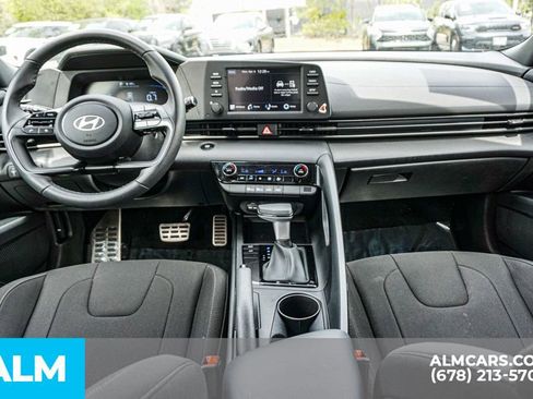Used 2025 Hyundai Elantra Sport image 25