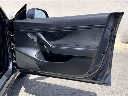 Used 2020 Tesla Model 3 Standard Range Plus RWD image 28