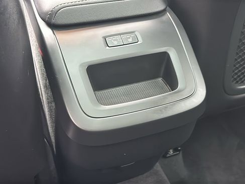 Certified 2025 Volvo XC60 B5 Core AWD/4WD image 9