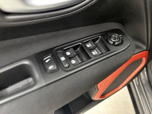 Used 2020 Jeep Renegade Sport image 22