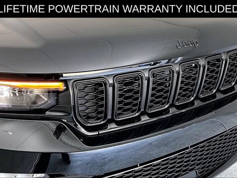 Used 2024 Jeep Grand Cherokee Limited w/ Black Appearance Package RWD image 36