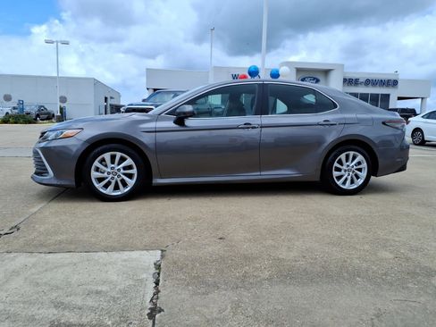 Used 2024 Toyota Camry LE FWD image 2