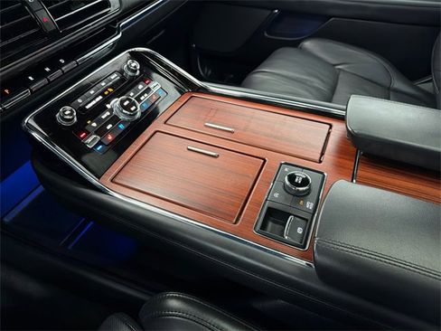 Used 2024 Lincoln Navigator Reserve w/ Monochromatic Package image 34