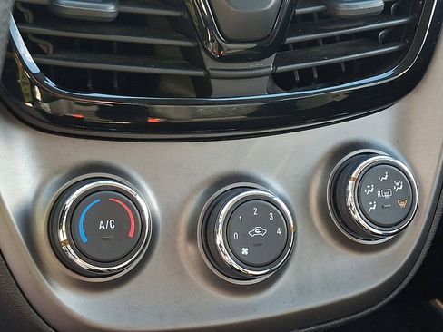 Used 2022 Chevrolet Spark LT image 15