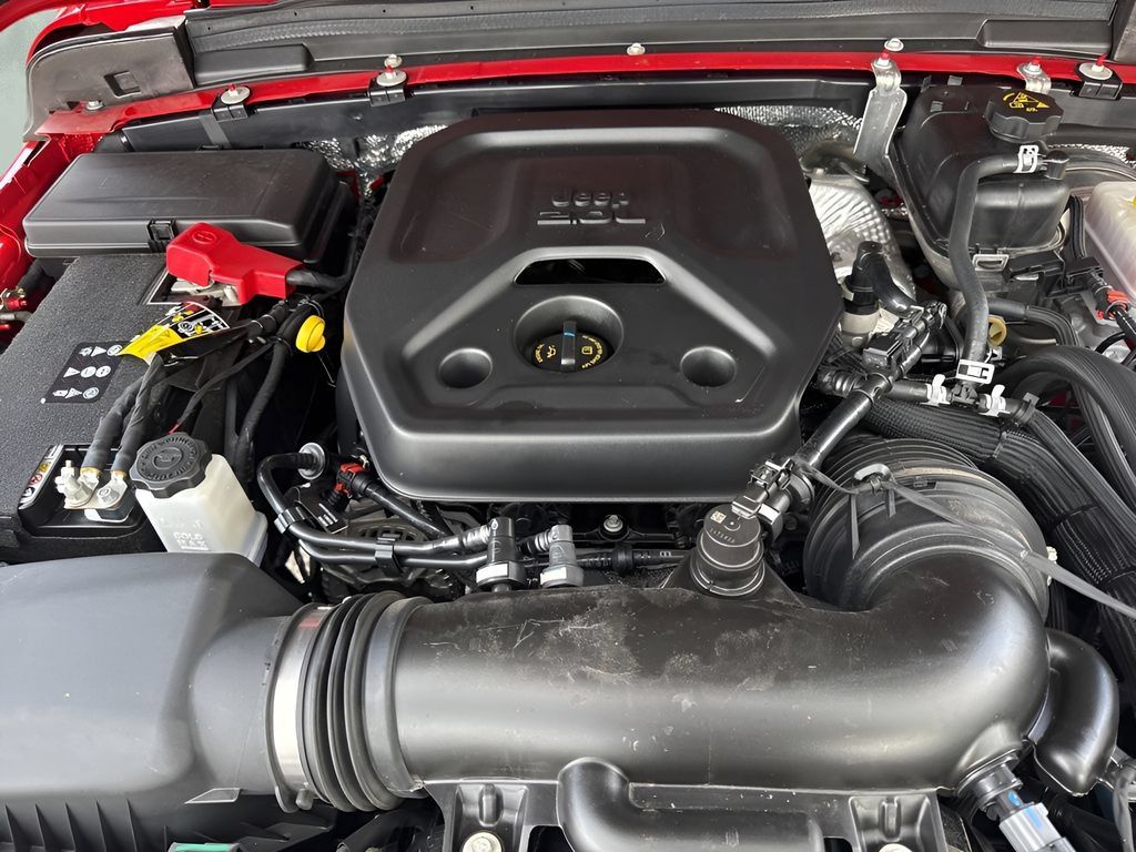 Used 2025 Jeep Wrangler Unlimited Sport AWD/4WD image 11