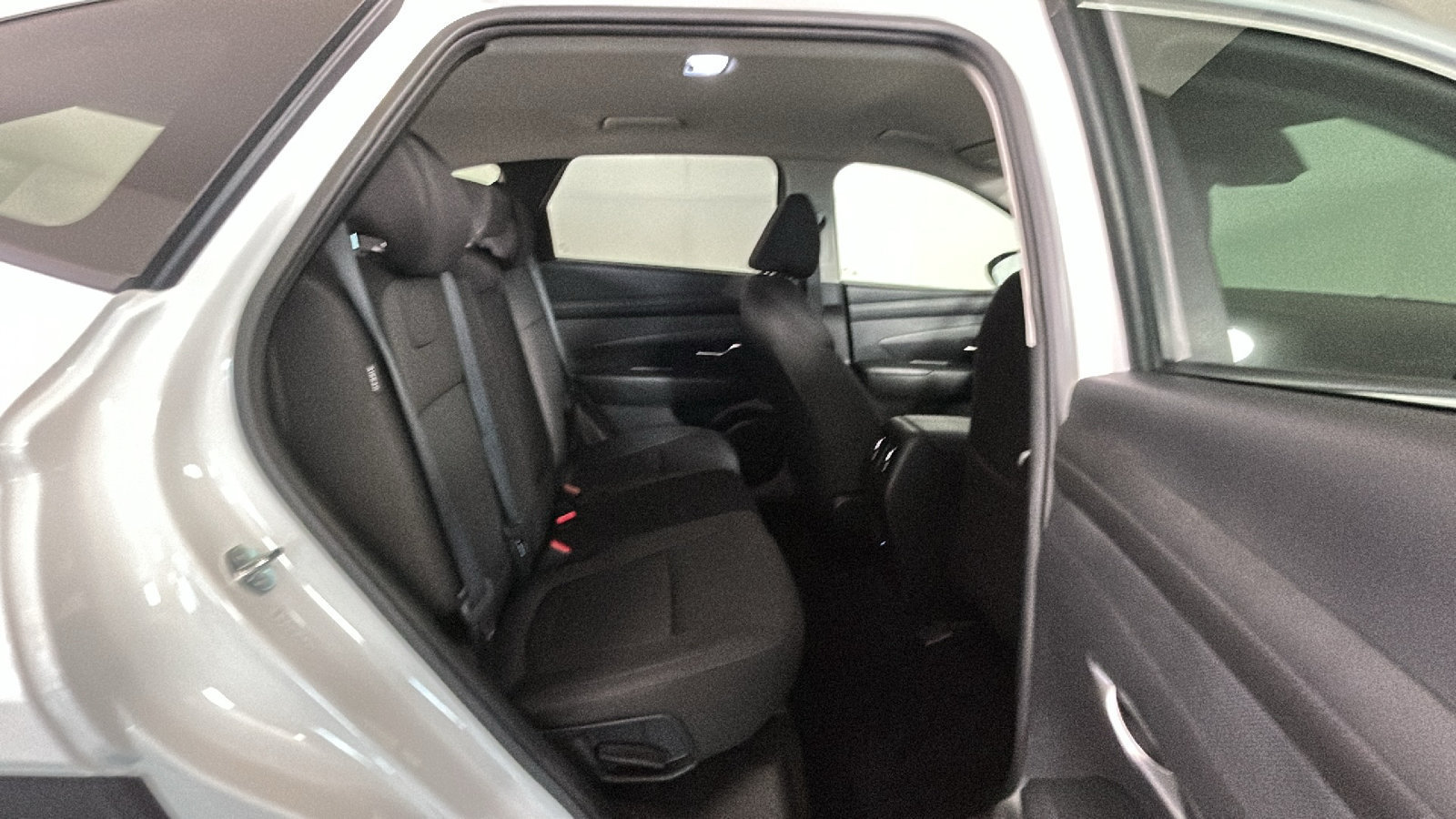 Used 2025 Hyundai Tucson SEL AWD/4WD image 35