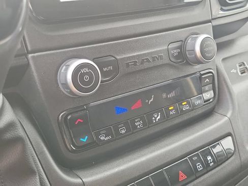 Used 2022 RAM ProMaster 2500 w/ Convenience Group FWD image 14