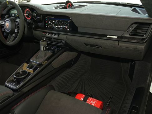 Used 2025 Porsche 911 GT3 RS RWD image 18
