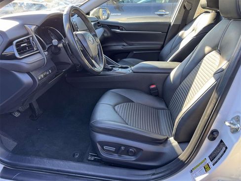 Used 2023 Toyota Camry SE image 19