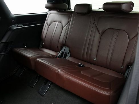 Used 2023 Ford Expedition Limited image 12