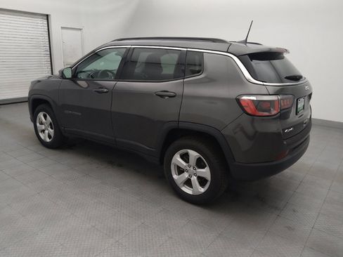 Used 2018 Jeep Compass Latitude w/ Popular Equipment Group AWD/4WD image 3