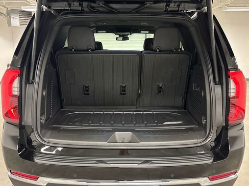 New 2026 GMC Yukon Elevation RWD image 18