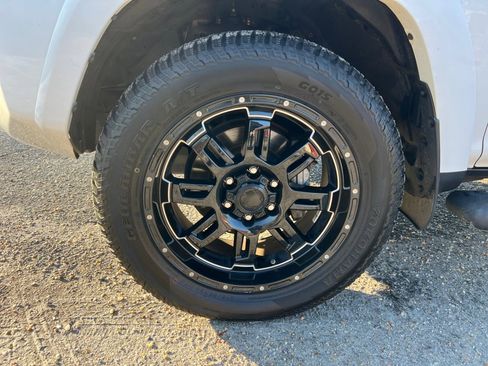 Used 2020 Toyota 4Runner SR5 image 27