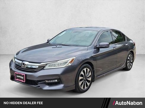 Used 2017 Honda Accord Touring image 1