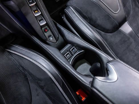 Used 2020 McLaren 720S Performance image 40